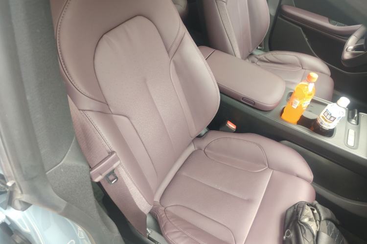 Used Nio ET5 2022 75 kWh Right Front Seat