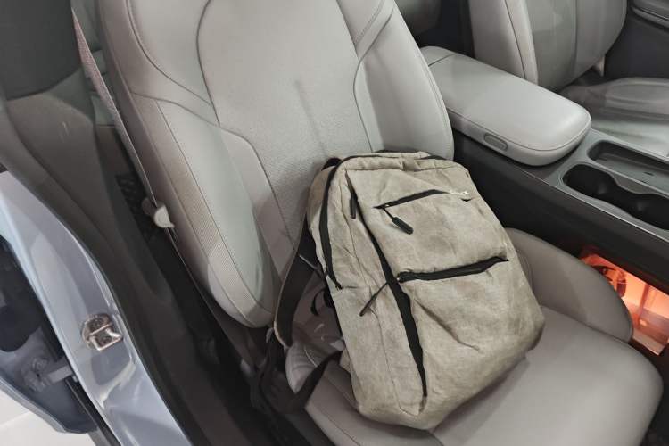Used Nio ET5 2022 75 kWh Right Front Seat