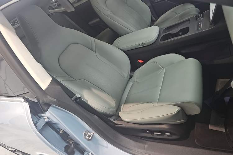 Used Nio ET5 2022 75 kWh Right Front Seat
