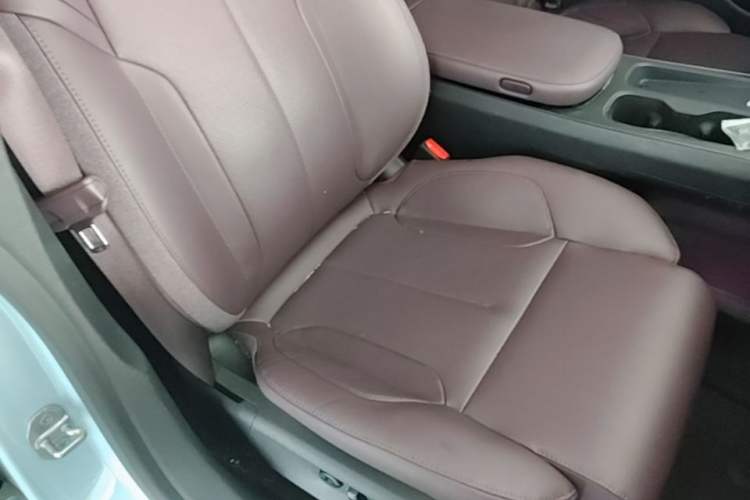 Used Nio ET5 2022 75 kWh Right Front Seat