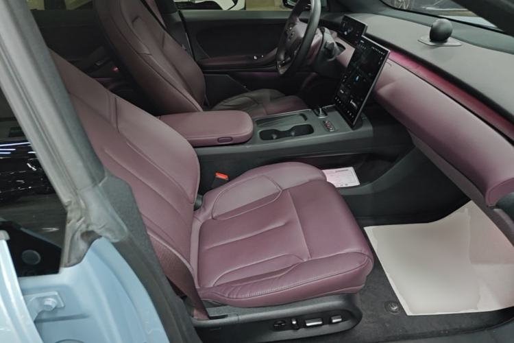 Used Nio ET5 2022 75 kWh Right Front Seat
