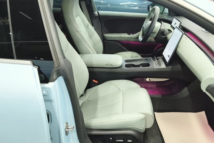 Used Nio ET5 2022 75 kWh Right Front Seat