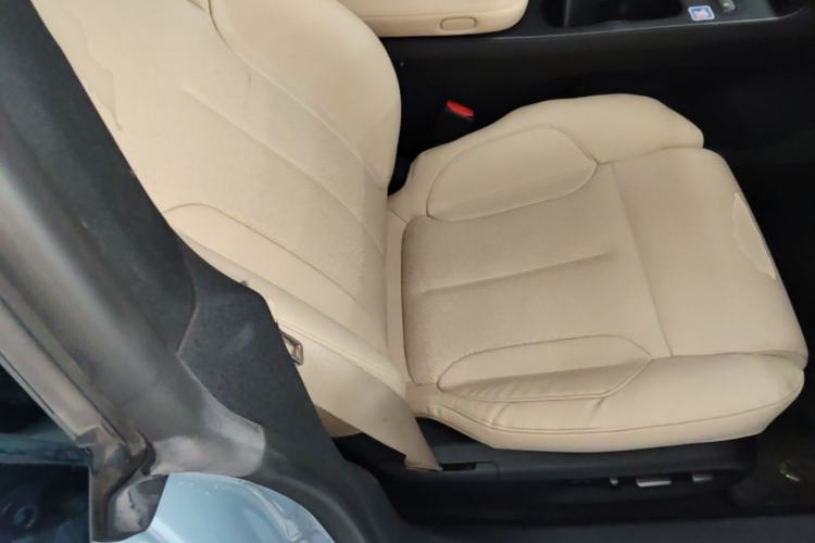 Used Nio ET5 2022 75 kWh Right Front Seat