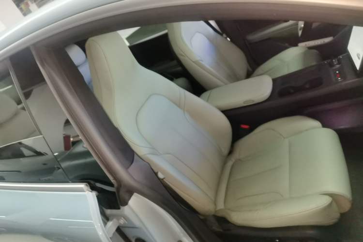 Used Nio ET5 2022 75 kWh Right Front Seat
