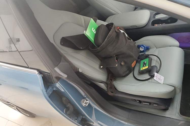 Used Nio ET5 2022 75 kWh Right Front Seat