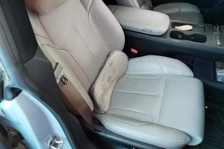 Used Nio ET5 2022 75 kWh Right Front Seat