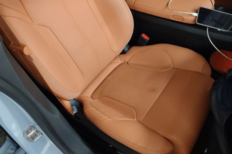 Used Nio ET5 2022 75 kWh Right Front Seat