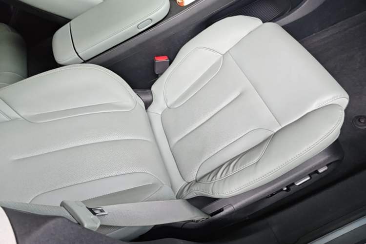 Used Nio ET5 2022 75 kWh Right Front Seat