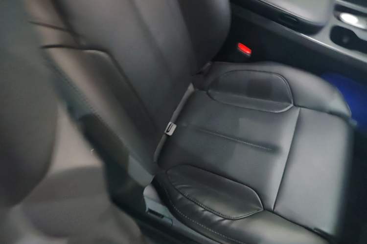 Used Nio ET5 2022 75 kWh Right Front Seat