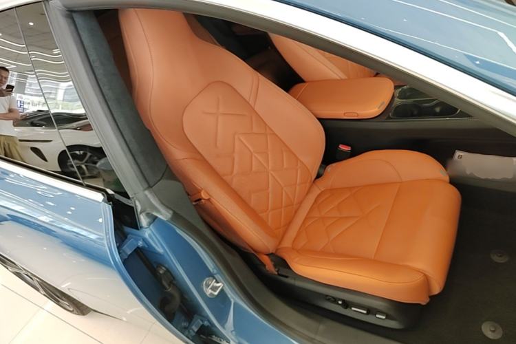 Used Nio ET5 2022 75 kWh Right Front Seat