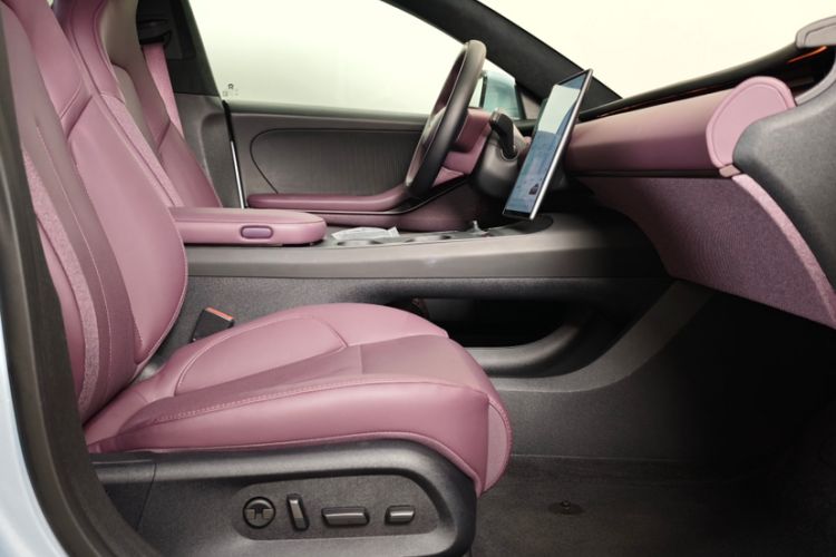 Used Nio ET5 2022 75 kWh Right Front Seat