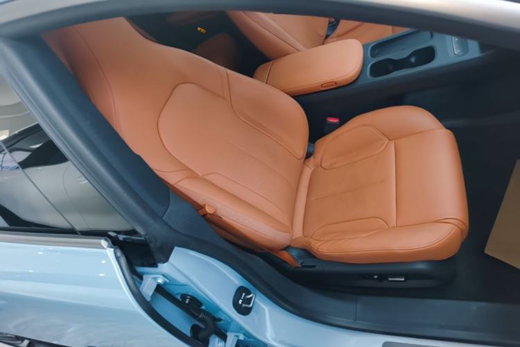 Used Nio ET5 2022 75 kWh Right Front Seat