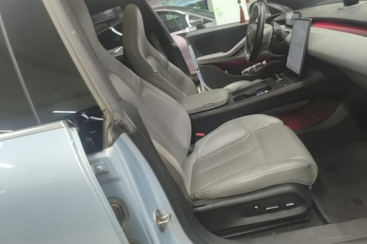 Used Nio ET5 2022 75 kWh Right Front Seat