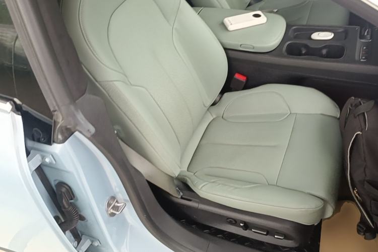 Used Nio ET5 2022 75 kWh Right Front Seat
