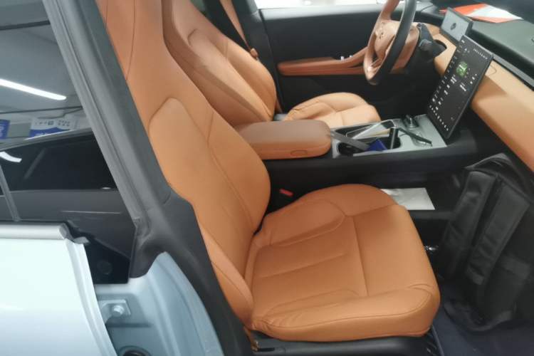 Used Nio ET5 2022 75 kWh Right Front Seat