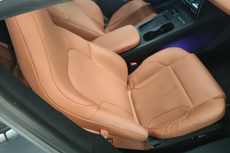 Used Nio ET5 2022 75 kWh Right Front Seat