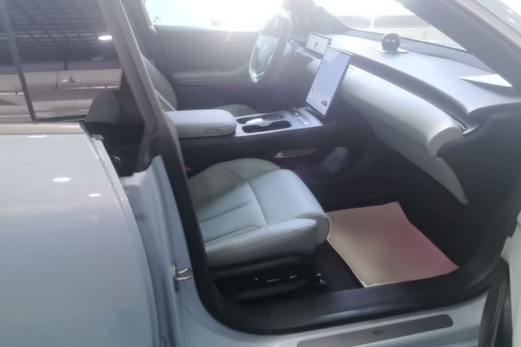 Used Nio ET5 2022 75 kWh Right Front Seat