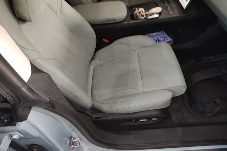 Used Nio ET5 2022 75 kWh Right Front Seat