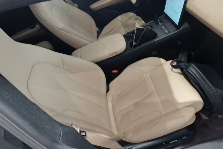 Used Nio ET5 2022 75 kWh Right Front Seat