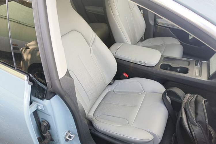 Used Nio ET5 2022 75 kWh Right Front Seat