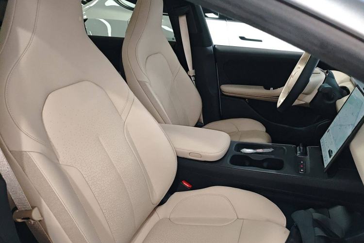 Used Nio ET5 2022 75 kWh Right Front Seat