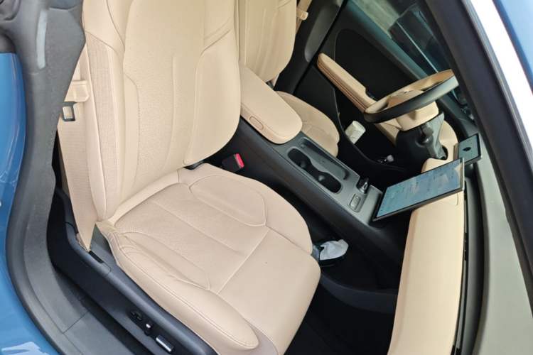 Used Nio ET5 2022 75 kWh Right Front Seat