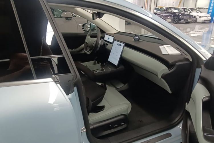Used Nio ET5 2022 75 kWh Right Front Seat