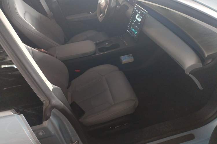 Used Nio ET5 2022 75 kWh Right Front Seat