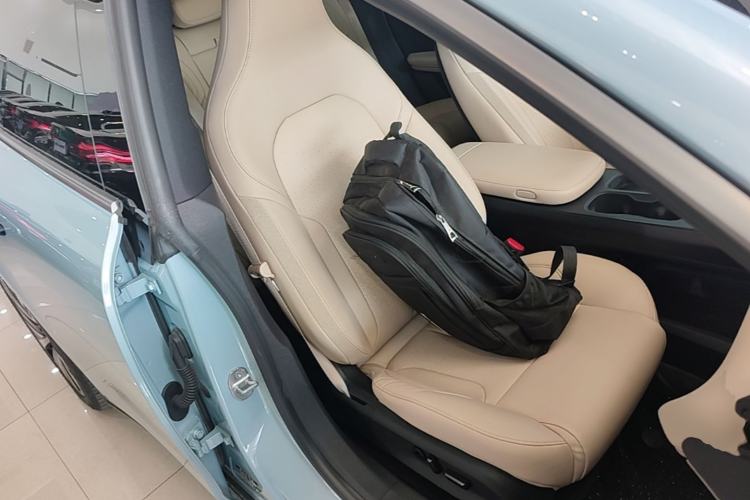 Used Nio ET5 2022 75 kWh Right Front Seat