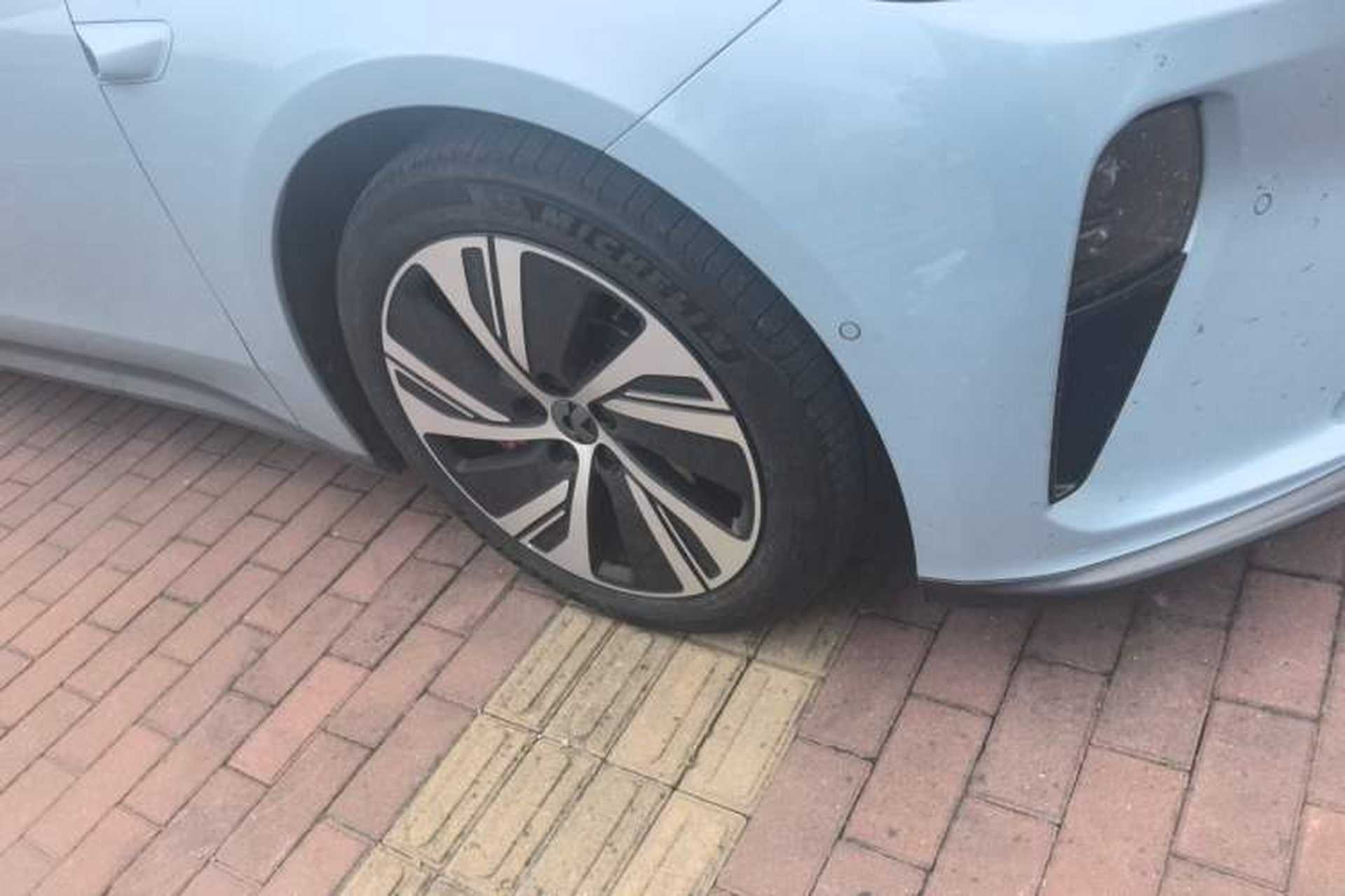 Used Nio ET5 2022 75 kWh Right Front Wheel Hub