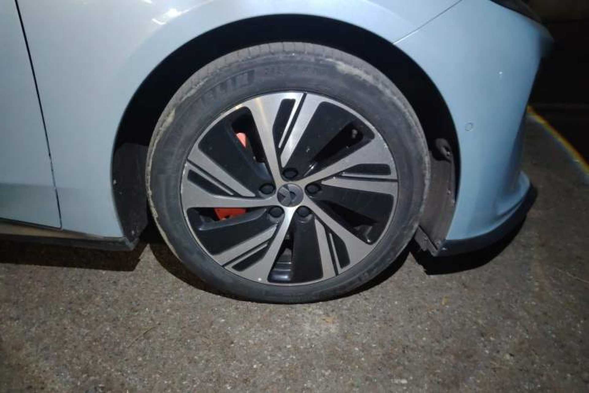 Used Nio ET5 2022 75 kWh Right Front Wheel Hub