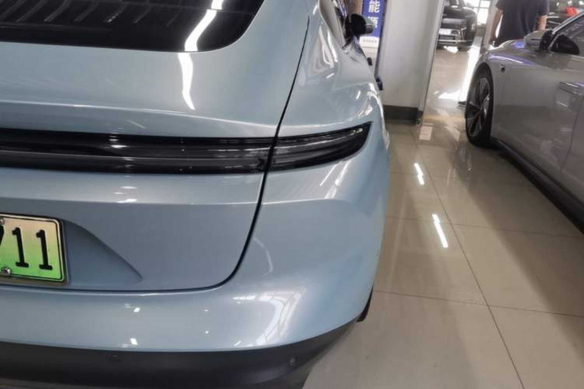 Used Nio ET5 2022 75 kWh Right Rear Taillight