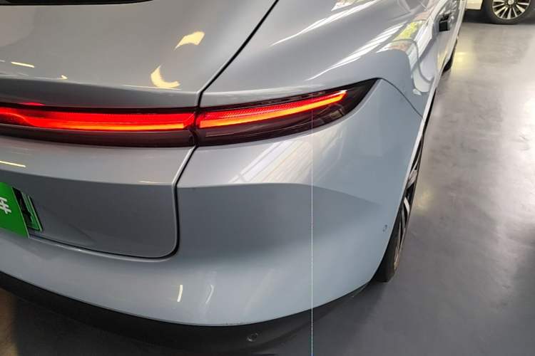 Used Nio ET5 2022 75 kWh Right Rear Taillight