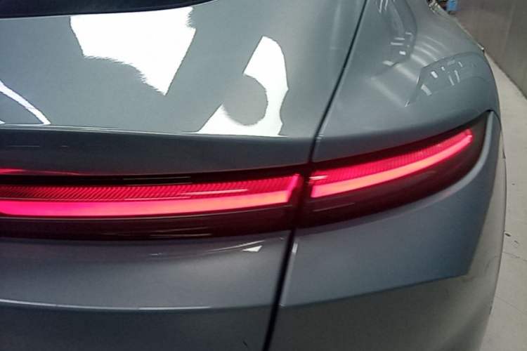 Used Nio ET5 2022 75 kWh Right Rear Taillight