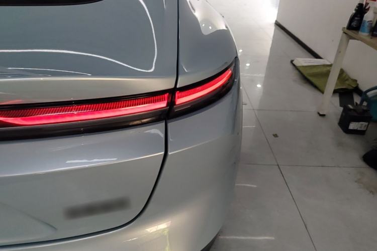 Used Nio ET5 2022 75 kWh Right Rear Taillight