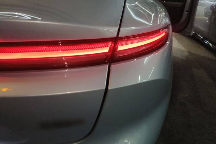 Used Nio ET5 2022 75 kWh Right Rear Taillight