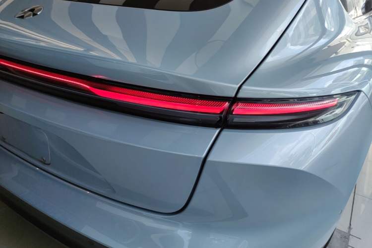 Used Nio ET5 2022 75 kWh Right Rear Taillight