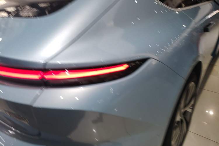 Used Nio ET5 2022 75 kWh Right Rear Taillight