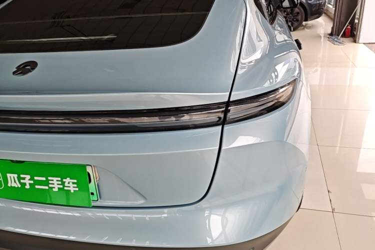Used Nio ET5 2022 75 kWh Right Rear Taillight
