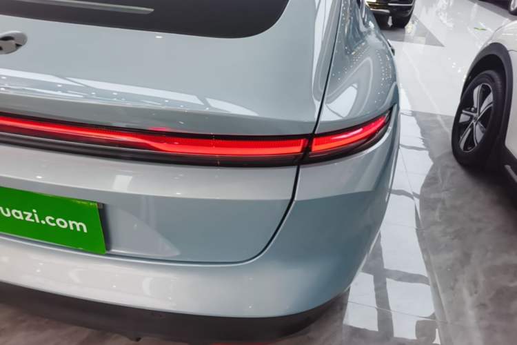 Used Nio ET5 2022 75 kWh Right Rear Taillight