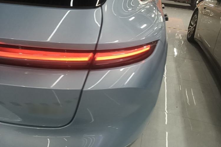 Used Nio ET5 2022 75 kWh Right Rear Taillight
