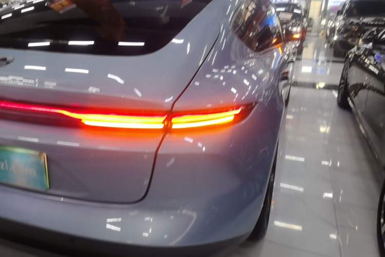 Used Nio ET5 2022 75 kWh Right Rear Taillight