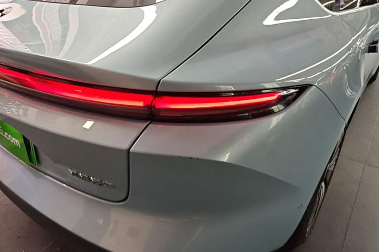 Used Nio ET5 2022 75 kWh Right Rear Taillight