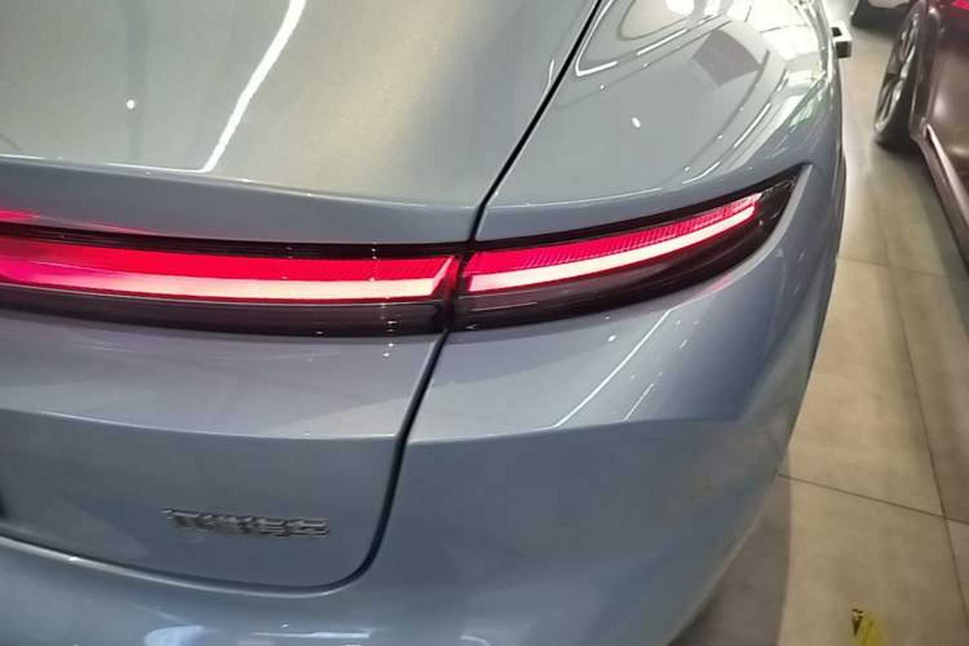 Used Nio ET5 2022 75 kWh Right Rear Taillight