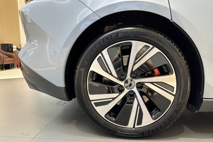 Used Nio ET5 2022 75 kWh Right Rear Wheel Hub