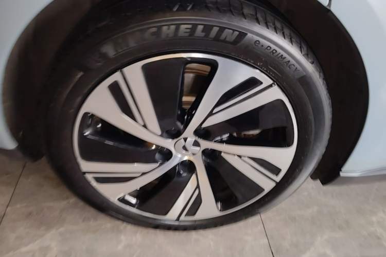Used Nio ET5 2022 75 kWh Right Rear Wheel Hub