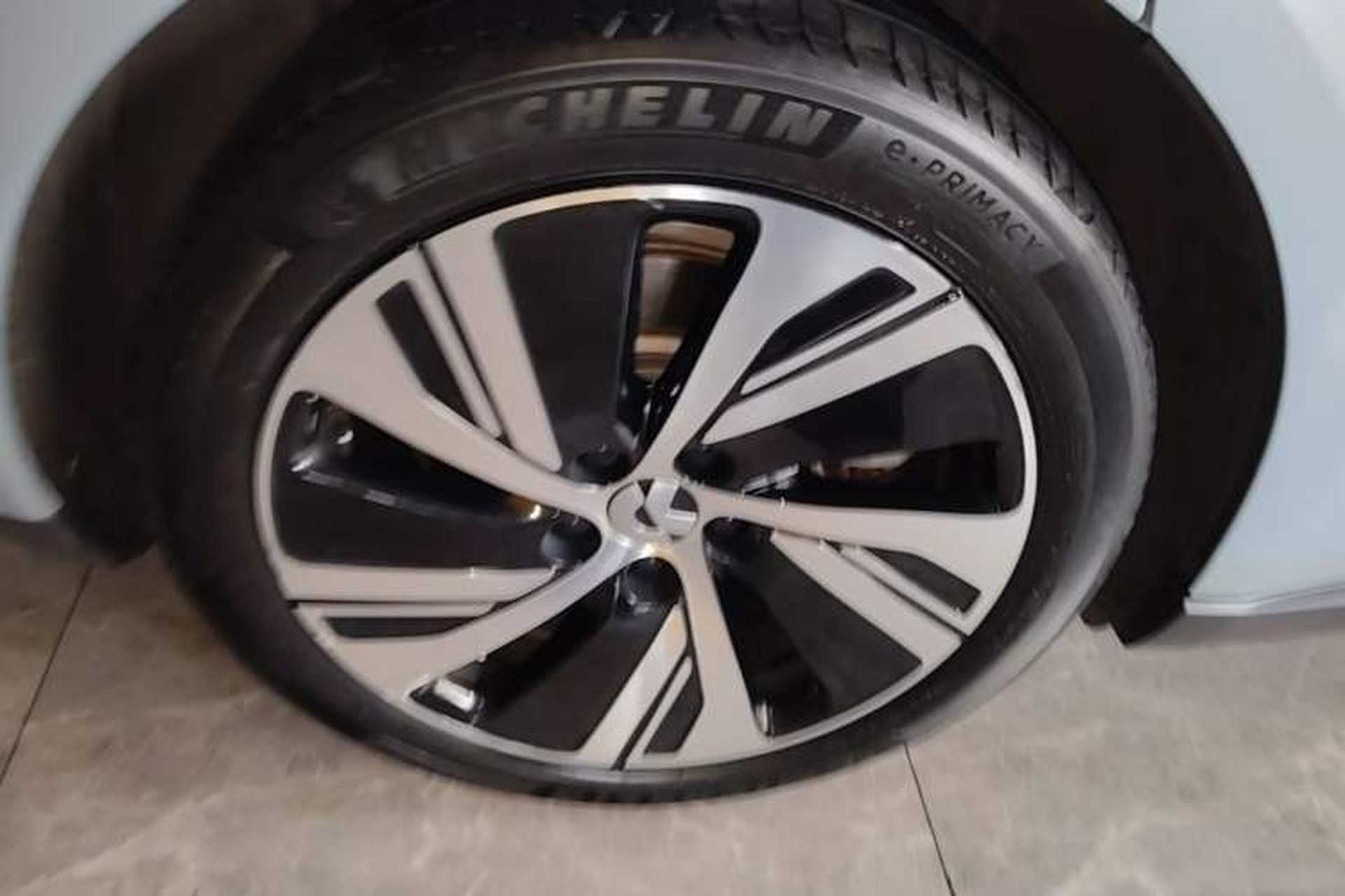 Used Nio ET5 2022 75 kWh Right Rear Wheel Hub
