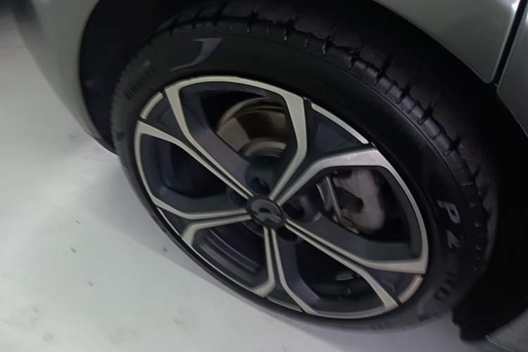 Used Nio ET5 2022 75 kWh Right Rear Wheel Hub