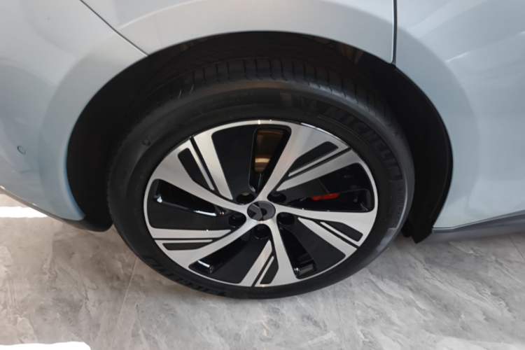 Used Nio ET5 2022 75 kWh Right Rear Wheel Hub