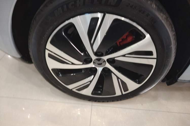 Used Nio ET5 2022 75 kWh Right Rear Wheel Hub